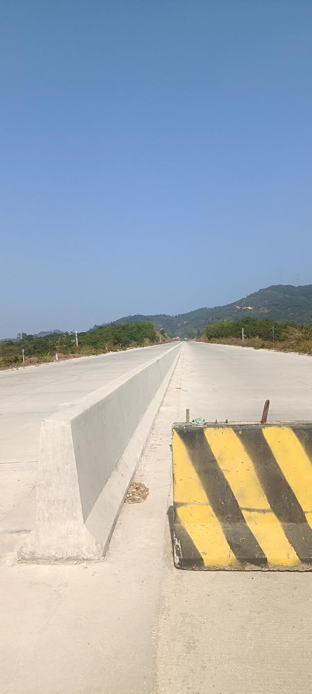 西平北路新建中风景线
