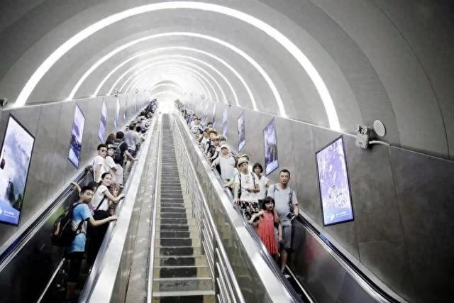 “窝囊旅游”，为啥这么火？