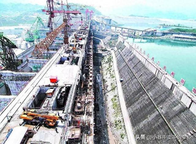 三峡大坝“账本”曝光：运行了20余年，2500亿投入如今回本了吗？