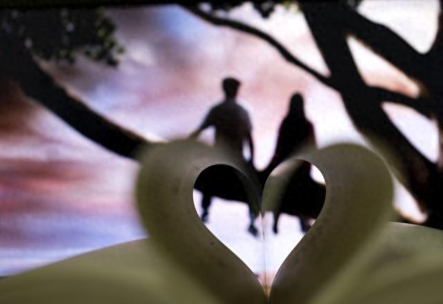 20条触动心灵的情感语录，愿有一句能照亮你此刻的心情……