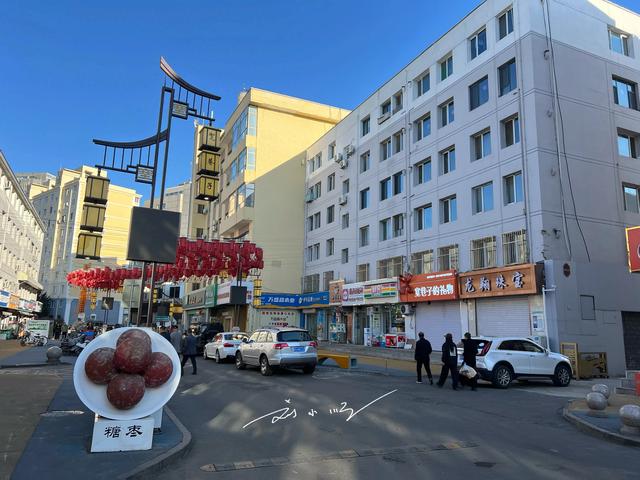 呼和浩特有条“百年美食街”，各种美食太多，游客来了就不想走？