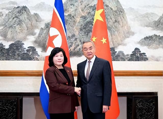 没白来中国一趟，金将军心腹来华，从王毅嘴里听到了最想听的话