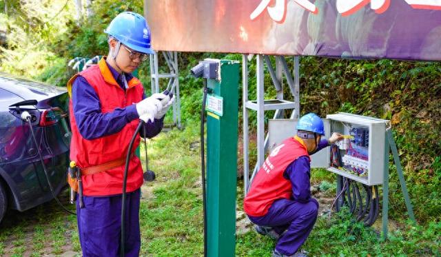 国网本溪供电公司：前置服务筑牢景区假日用电屏障