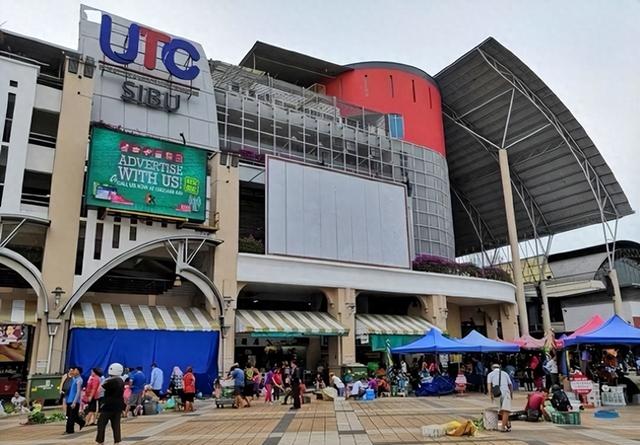 一个被通缉的福建人，带着1000多人逃到海外，建了一座中国城