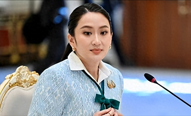 7比2！佩通坦微笑出庭自辩，复职泰总理无悬念，泰王也开了后门