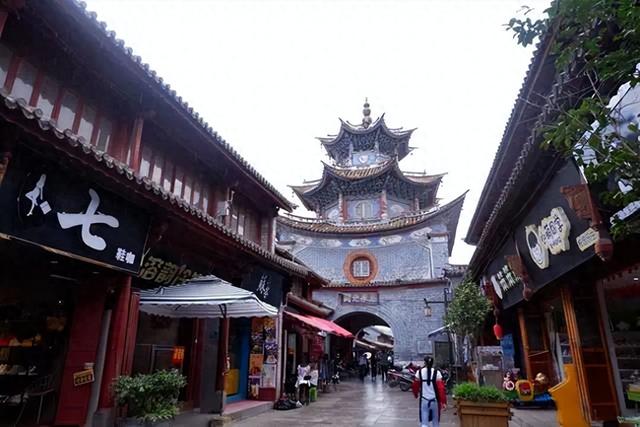 盛极一时的云南古镇，少有人知，美食美景物价低