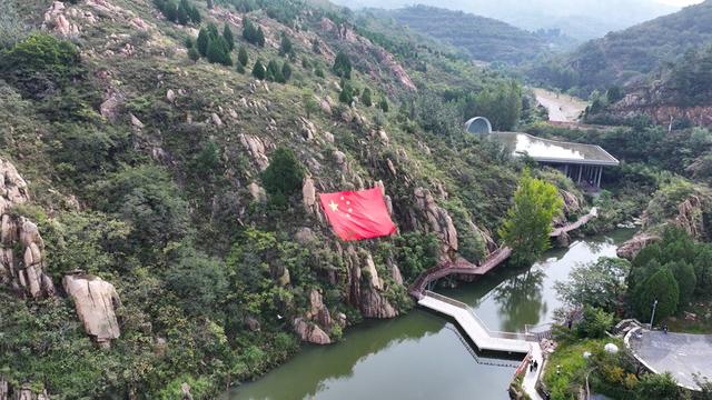 岱岳区：多点位点靓“中国红” 喜迎国庆氛围浓