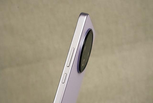 vivo Y500手机曝光：内置8200mAh电池！