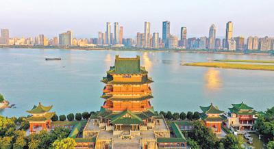 着力建设崇德向善的文明城市（新时代画卷）