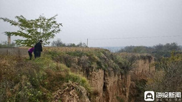 陕西永寿一男子将妻子打伤后扔至深沟 事后报警称妻子自己坠崖