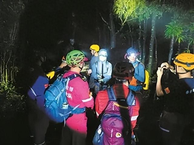 深夜突发！8人迷失瑞安“绝望谷”……