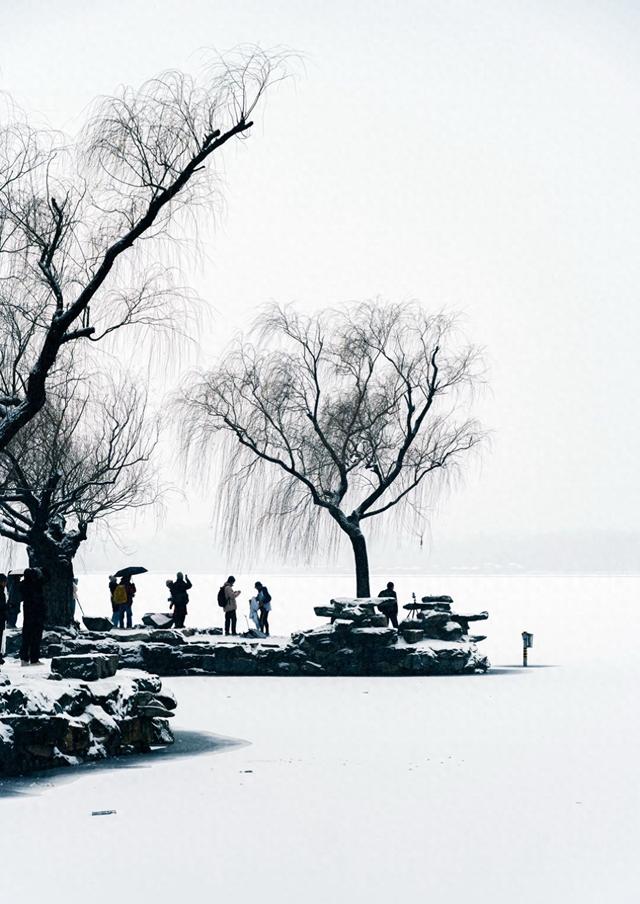 雪后北京，老天爷随手就画了幅活脱脱的水墨画！