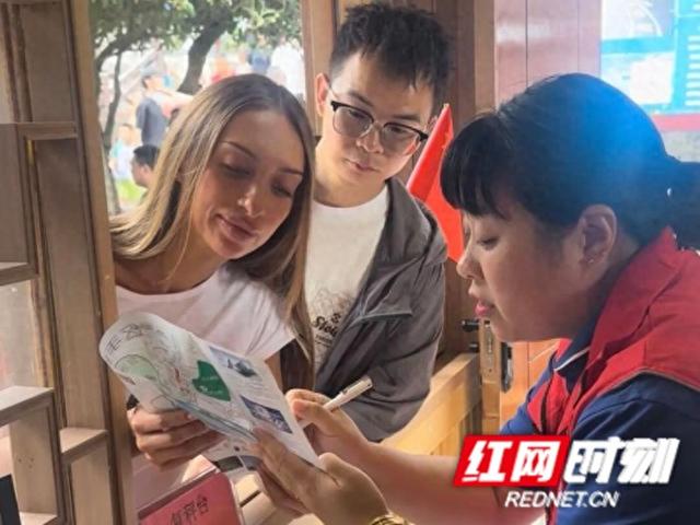 今年1至10月，张家界国家森林公园接待112.98万入境游客