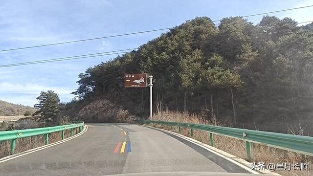 盂是仙云峰;属太行山系;五座连绵山峰;四季景色各异