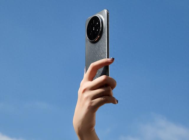 华为Mate 70 Air官宣：售价4199元起！