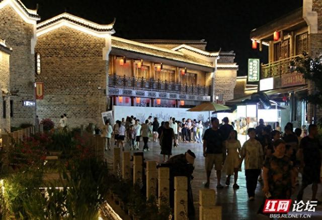 漫步古巷夜色中，读懂益阳的文化心跳