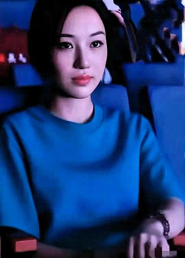 李嫣兔唇消失后惊艳蜕变 李嫣冷艳神似王菲 清冷气质直接封神 太美了