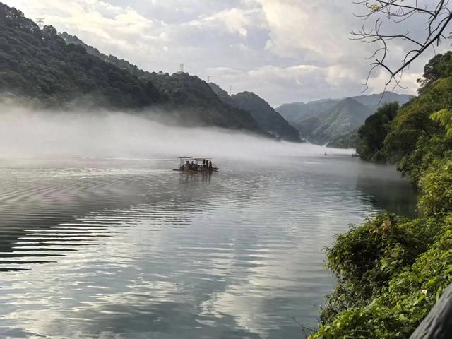 郴州东江：雾锁碧波间，独揽江河一味奇