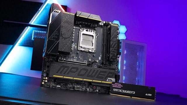 性能、美学新高度？云彣×微星联盟款云砺DDR5内存开箱