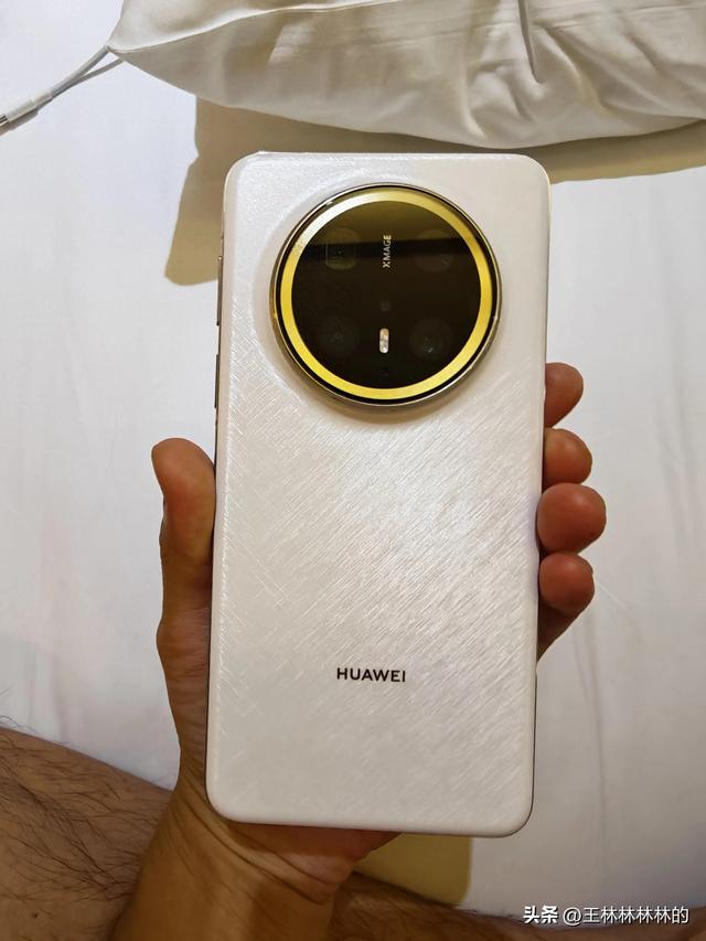 华为Mate 70 Pro+从苹果15Promax换过来，续航发热确实好一点