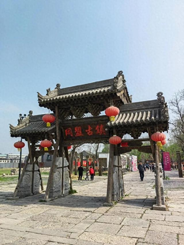 河南又一“古镇”走红，斥巨资修建，门票免费，游客：真没白来！