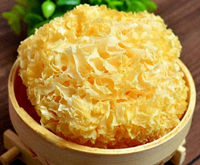 女性冬季养生食谱有哪些呢（冬天又冷又干）