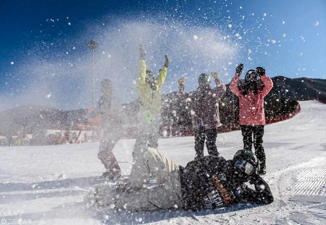 不止于雪！探访营口何家沟：一个滑雪场的四季“出圈”之路