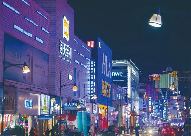 走进长春网红打卡地——重庆商圈