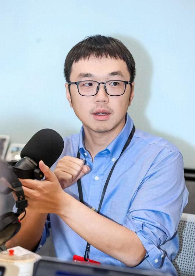 专访 | 周恒星：给ChatGPT之父写传记，和马斯克聊AI