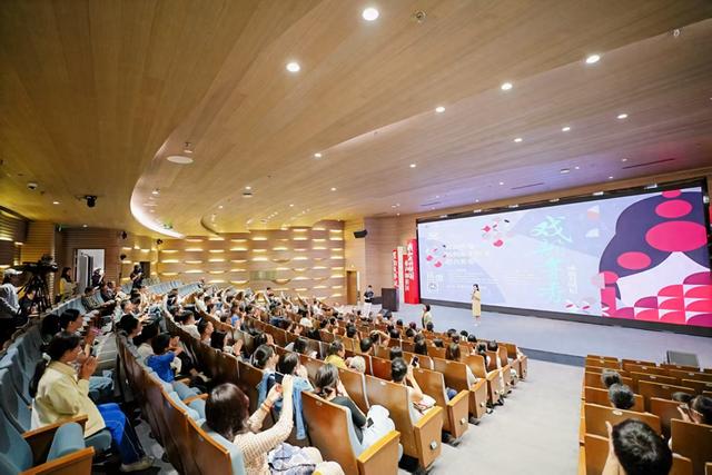 成都图书馆国庆中秋双节同庆：书香墨韵绘就蓉城文化华章