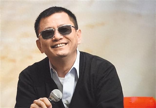 陪玩陪睡不够！集体开嫖、舔手指、目无王法，阴暗面彻底藏不住了