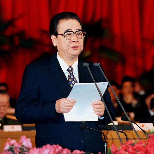 原国务院总理李鹏坦言：外界传闻我是周恩来养子的说法，并不确切