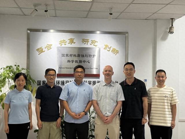 欧洲腐蚀联合会主席和英国腐蚀学会主席访问国家材料腐蚀与防护科学数据中心