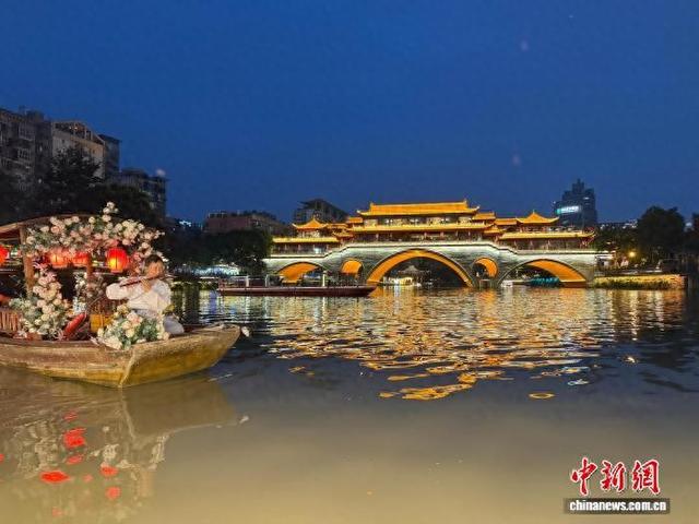 （活力中国调研行）一船览尽锦江花月 夜经济重塑文旅消费新时空