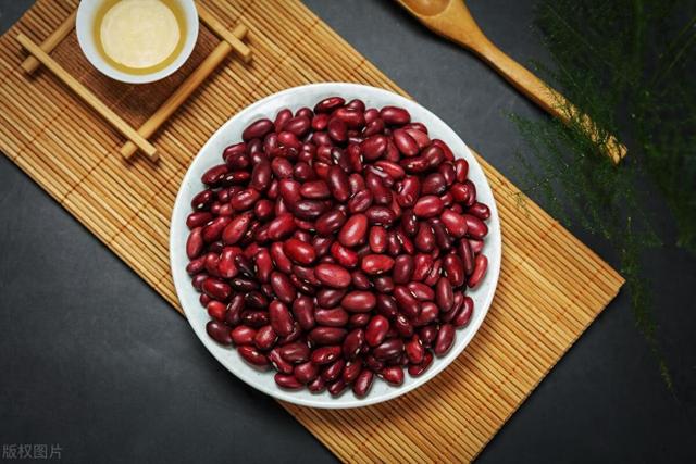 红豆什么功效（红豆低调的养生大佬）