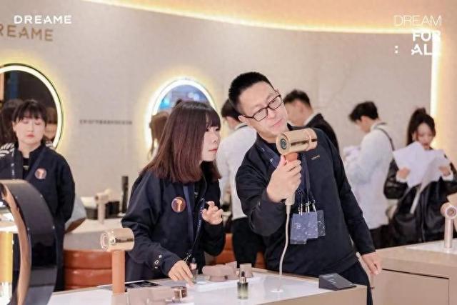 追觅跨界造电视，摸着小米过河