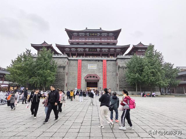 襄阳古城汉江风景很美