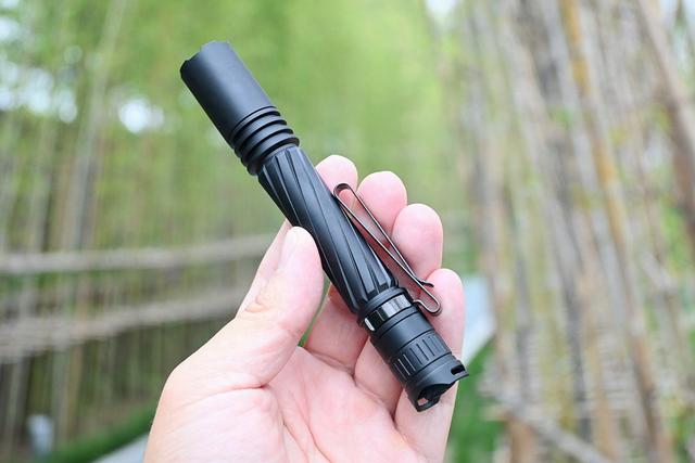 性能强悍又便携！凯瑞兹P2多用途笔形手电体验