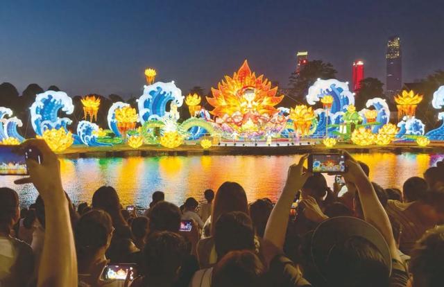 “南宁夜花园”闪耀梦幻夜