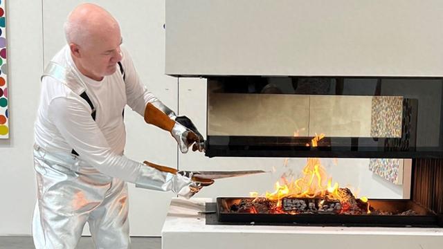 社交媒体“创造”艺术家，再次印证了麦克卢汉的预言？