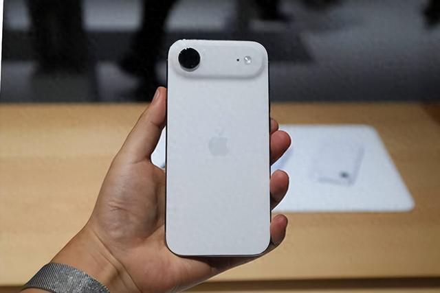 华为air新机来袭：一次亮出2颗芯片，麒麟9020A+麒麟9020B