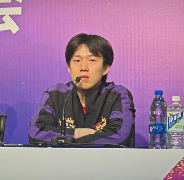 王楚钦率队卫冕乒超冠军，赛后发声：受伤后陷入瓶颈，希望比昨天的自己更好