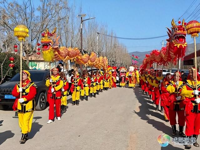 热气腾腾的中国年 | 看社火、赏皮影、喝茯茶……袁家村的年味太上头了！