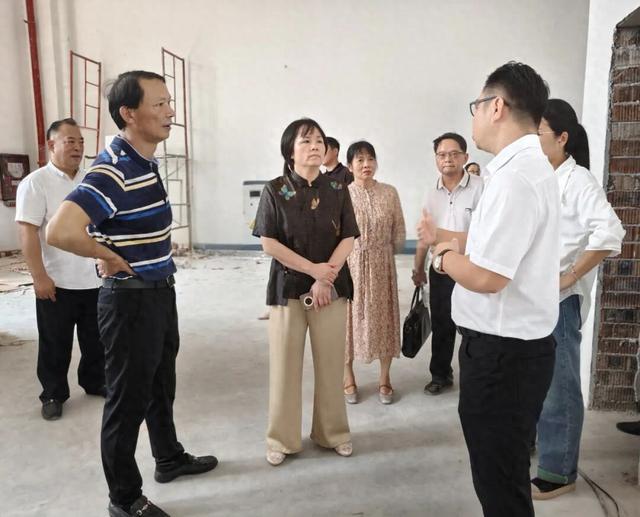 【奋进强国路 阔步新征程】市人大常委会调研组到我县调研“人工智能+”发展及民间投资情况