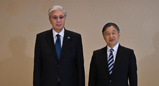 天皇亲自出山，日本的反击正式开始？高市早苗憋出了一毒计