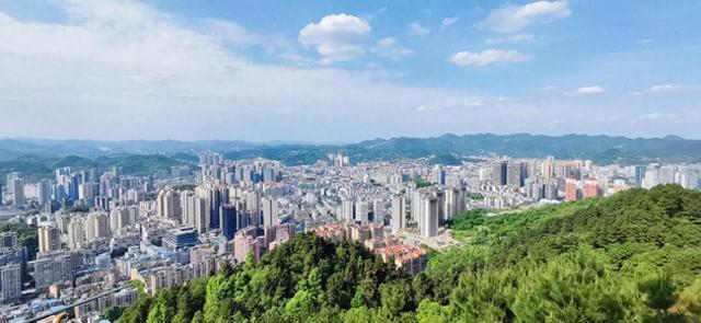 贵州省下一个“贵阳”，不是毕节也不是黔南，而是这座低调的城市