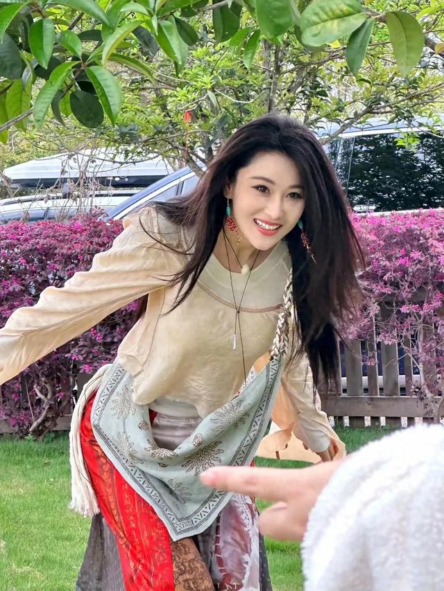 “军嫂”张馨予广西阳朔之旅，太漂亮了吧