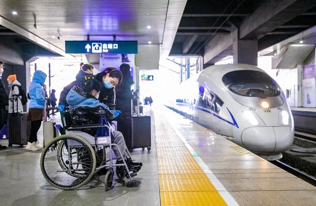 东北铁路首次推出15日旅游计次票