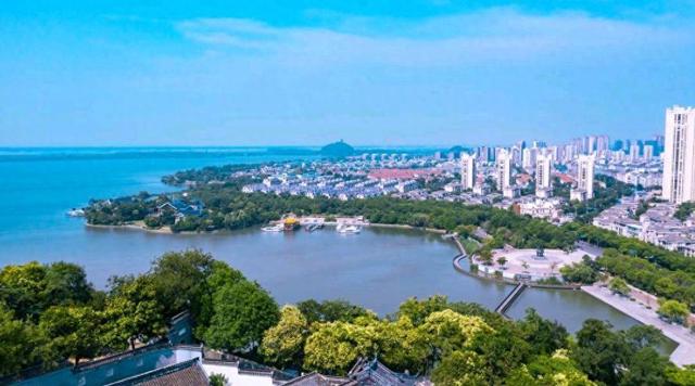江苏人口最少地级市，GDP比泰州低，面积比南京小，人口不足350万
