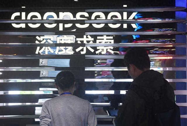 优化设计英语答案八上（年终报道丨人工智能中国AI开源破局）